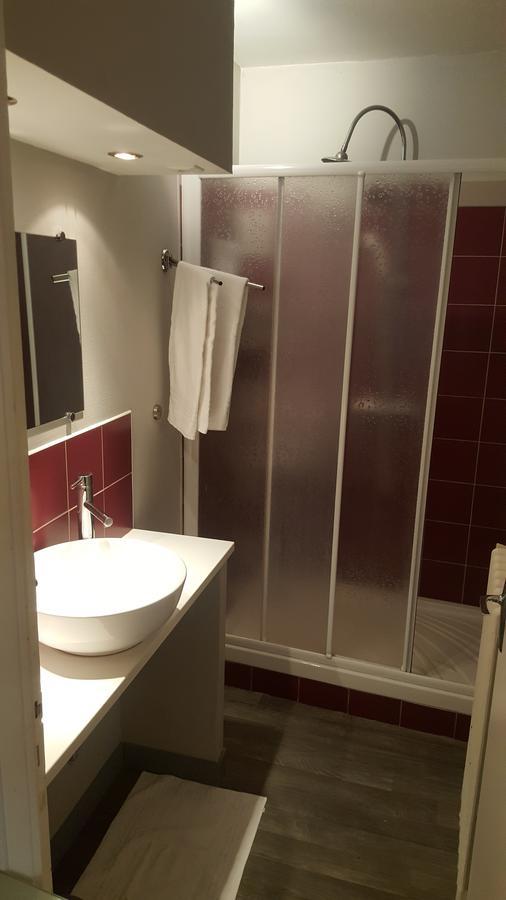 Hotel Des Voyageurs Mayenne Ngoại thất bức ảnh