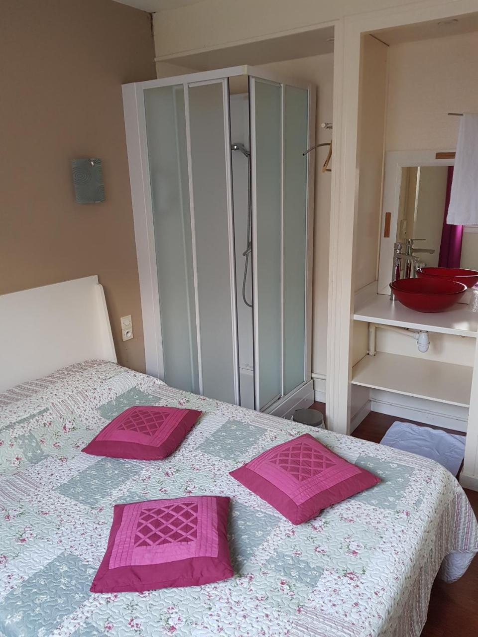 Hotel Des Voyageurs Mayenne Ngoại thất bức ảnh