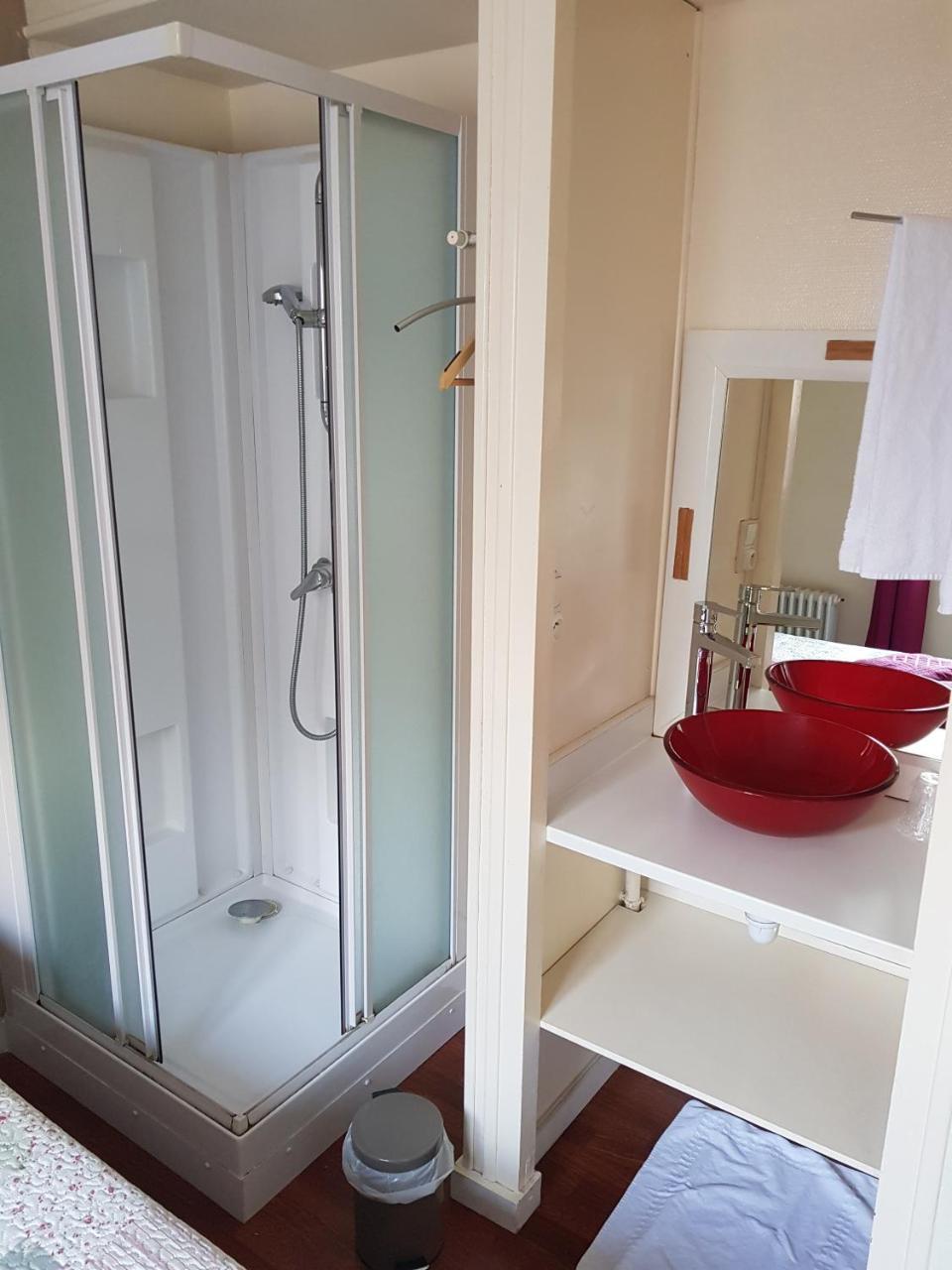 Hotel Des Voyageurs Mayenne Ngoại thất bức ảnh